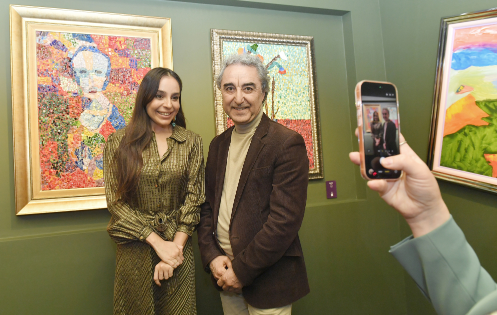 Leyla Aliyeva and Alena Aliyeva visit opening of solo exhibition titled "The Image Imprinted in Memory" at National Carpet Museum (PHOTO)