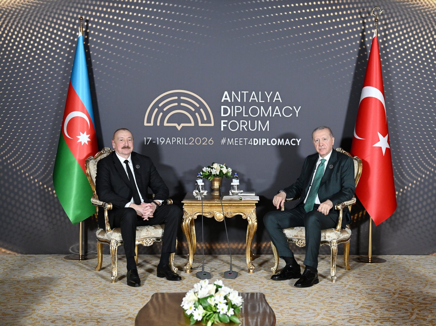 President Ilham Aliyev and Turkish President Recep Tayyip Erdogan meet in Antalya (PHOTO/VIDEO)