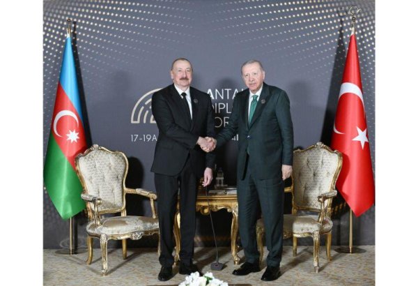 President Ilham Aliyev and Turkish President Recep Tayyip Erdogan meet in Antalya (PHOTO/VIDEO)