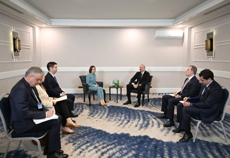 President Ilham Aliyev meets with President of Moldova in Antalya (PHOTO)