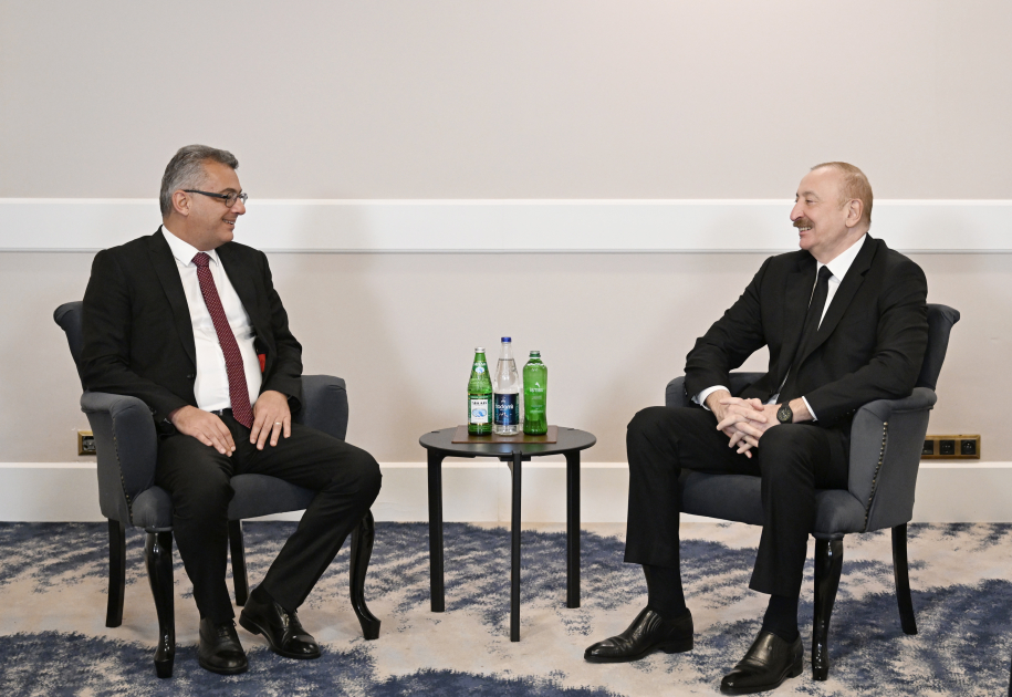 President Ilham Aliyev meets with President of Northern Cyprus in Antalya (PHOTO)