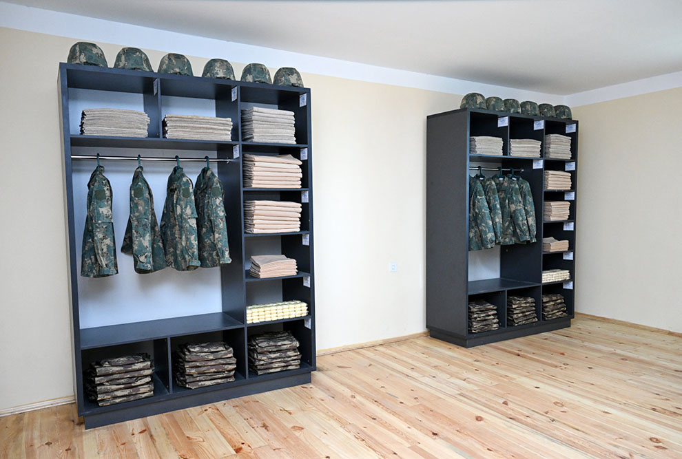 Azerbaijani Defense Ministry leadership meets personnel serving in liberated territories (PHOTO)