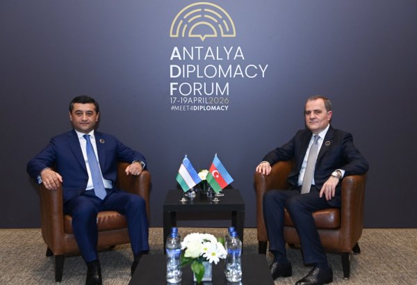 Azerbaijan and Uzbekistan FMs discuss regional security and bilateral ties (PHOTO)