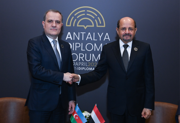 Azerbaijani FM meets with Yemeni counterpart in Antalya