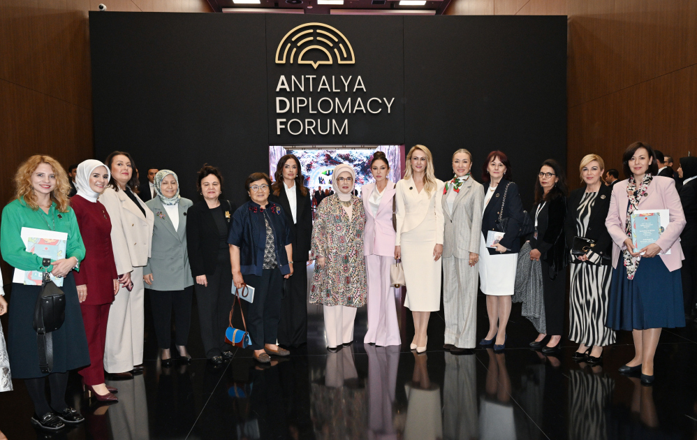 First Lady Mehriban Aliyeva attends panel session on “United for Peace in Palestine: Confronting Scholasticide, Protecting Future” in Antalya (PHOTO)