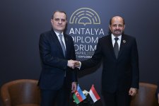 Azerbaijani FM discusses regional security issues with Prime Minister of Yemen (PHOTO)