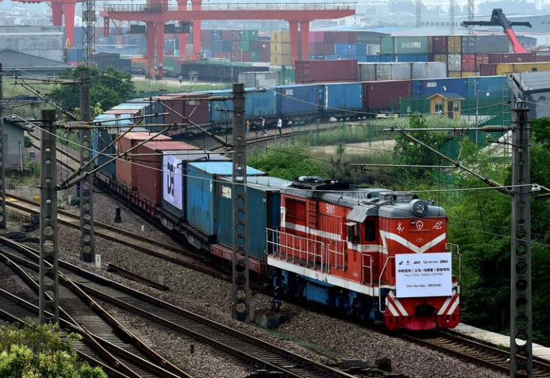 Kyrgyzstan expands trade with Kazakhstan on stronger exports