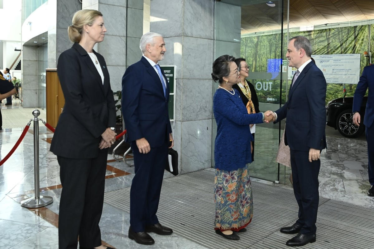 Azerbaijani FM arrives in Bangkok on visit (PHOTO)
