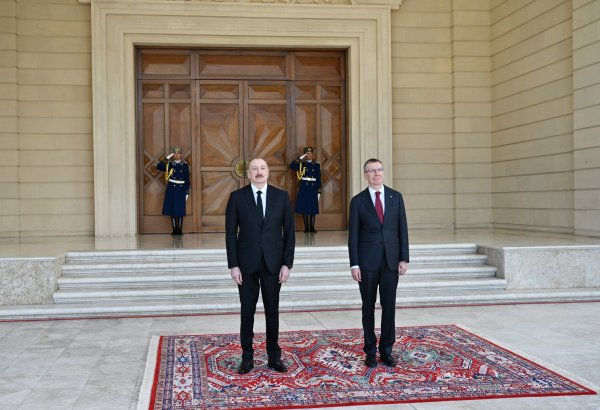 Baku hosts official welcome ceremony for President of Latvia (PHOTO)