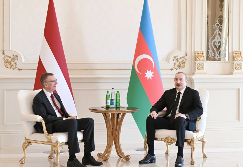 President Ilham Aliyev holds one-on-one meeting with President of Latvia (PHOTO)