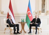President Ilham Aliyev holds one-on-one meeting with President of Latvia (PHOTO/VIDEO)
