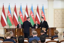 Azerbaijan and Latvia exchange documents (PHOTO)