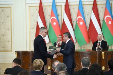 Azerbaijan and Latvia exchange documents (PHOTO)