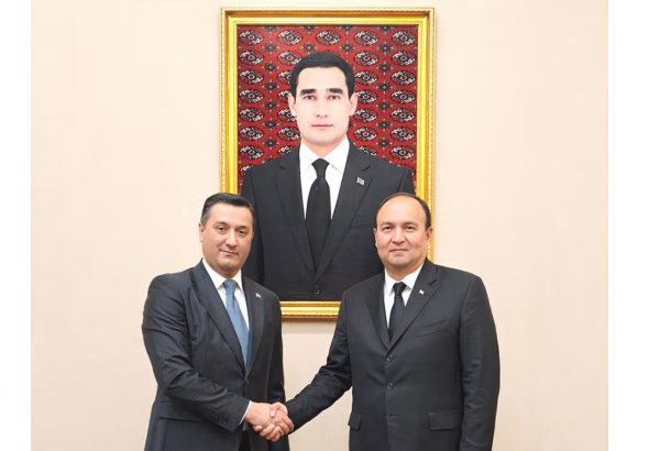 Turkmenistan, Tajikistan discuss oil and gas cooperation