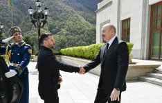 President Ilham Aliyev holds one-on-one meeting with President of Ukraine (PHOTO/VIDEO)