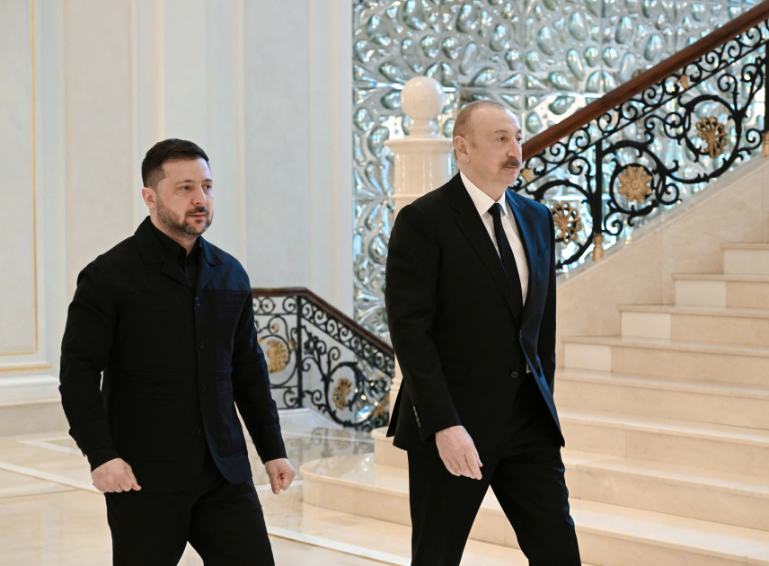 President Ilham Aliyev holds one-on-one meeting with President of Ukraine (PHOTO/VIDEO)