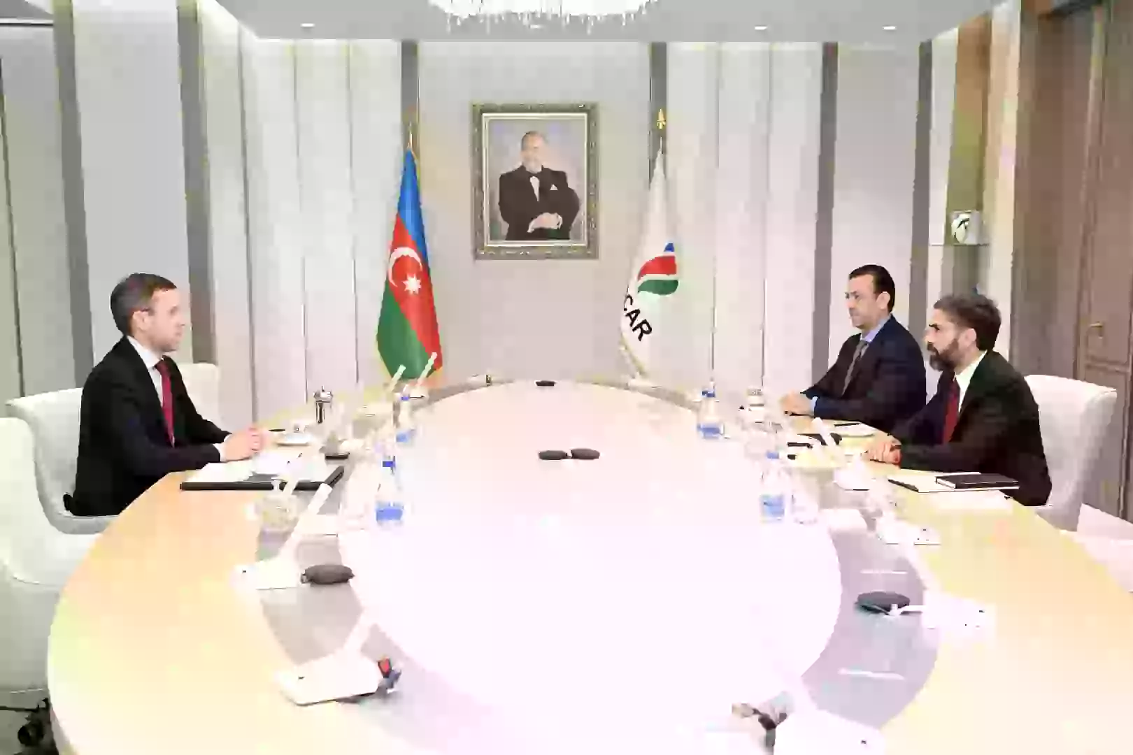 Azerbaijan and Ukraine hold talks on energy cooperation (PHOTO)
