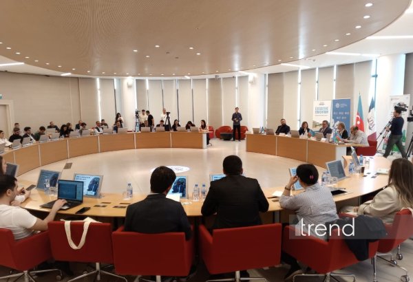 Baku holds another media information session in preparation for WUF13 (PHOTO)