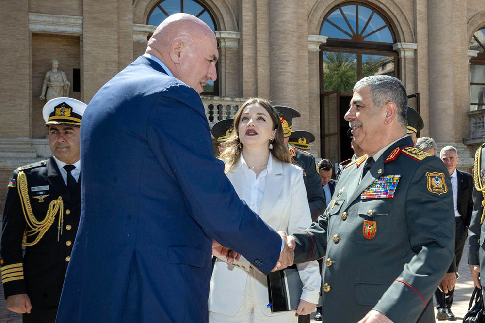 Azerbaijan Defense Minister pays official visit to Italy (PHOTO)