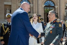 Azerbaijan Defense Minister pays official visit to Italy (PHOTO)
