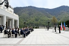 President Ilham Aliyev, Czech Prime Minister make press statements (PHOTO)