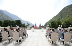 President Ilham Aliyev, Czech Prime Minister make press statements (PHOTO)