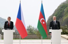 President Ilham Aliyev, Czech Prime Minister make press statements (PHOTO)