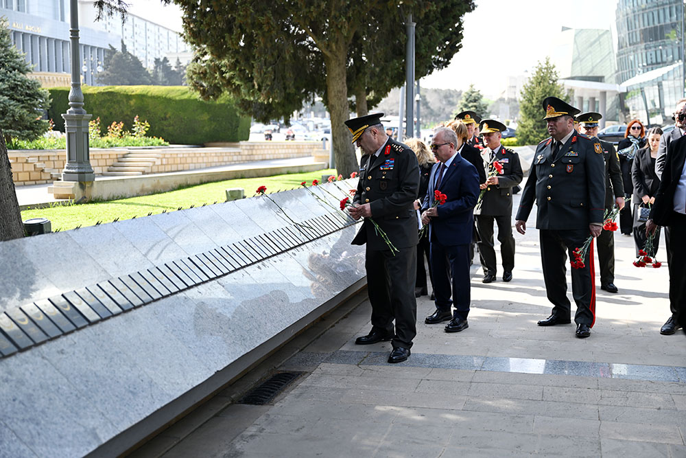Turkish Land Forces Commander pays official visit to Azerbaijan (PHOTO)