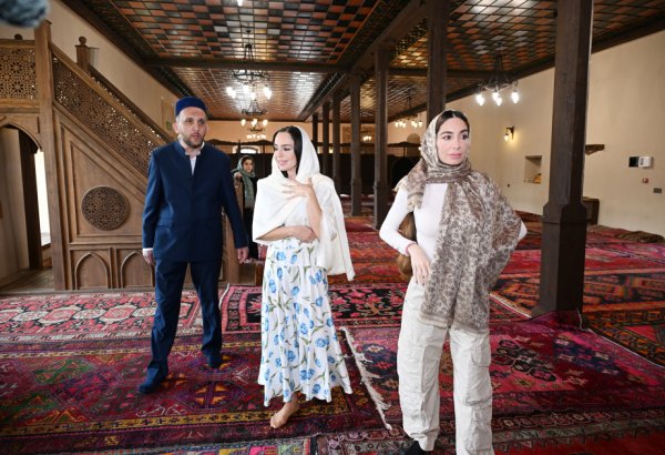 Leyla Aliyeva and Arzu Aliyeva visit Sheki Khan’s Mosque Complex (PHOTO)