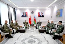 Azerbaijani and Turkish commanders of land forces hold meeting (PHOTO)