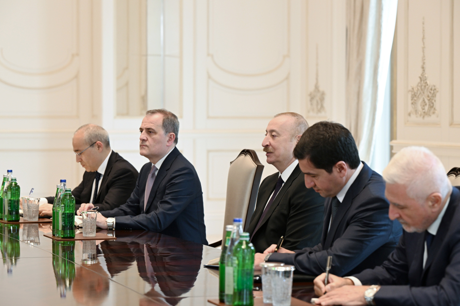 President Ilham Aliyev receives delegation from United Arab Emirates (PHOTO/VIDEO)
