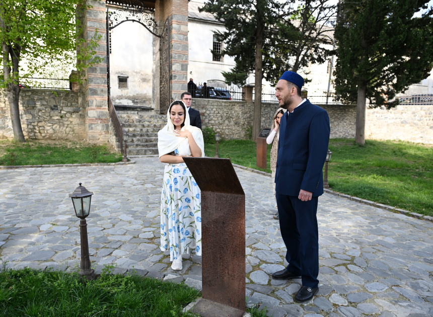 Leyla Aliyeva and Arzu Aliyeva visit Sheki Khan’s Mosque Complex (PHOTO)