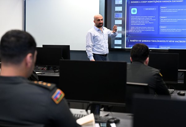 Azerbaijan Army boosts cybersecurity skills of specialists (PHOTO)
