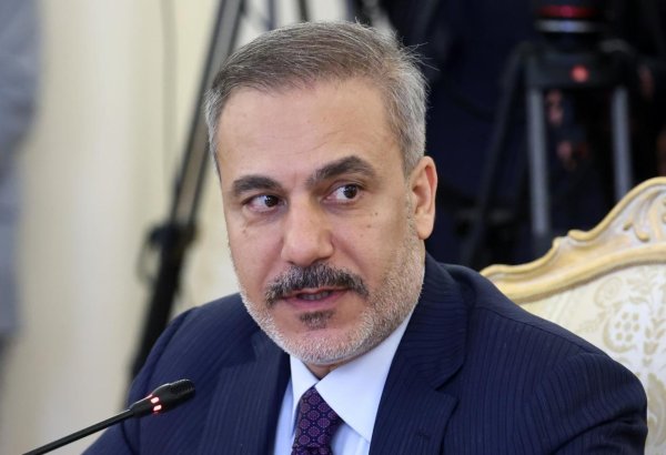Turkish FM discusses regional issues with EU delegation