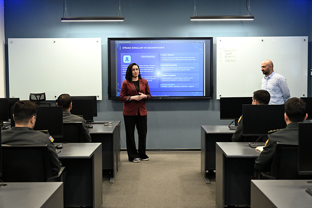 Azerbaijan Army boosts cybersecurity skills of specialists (PHOTO)