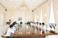 President Ilham Aliyev receives wrestlers who won European Championships in team standings (PHOTO)