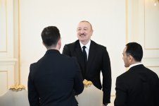 President Ilham Aliyev receives wrestlers who won European Championships in team standings (PHOTO)
