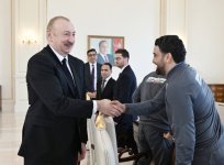 President Ilham Aliyev receives wrestlers who won European Championships in team standings (PHOTO)
