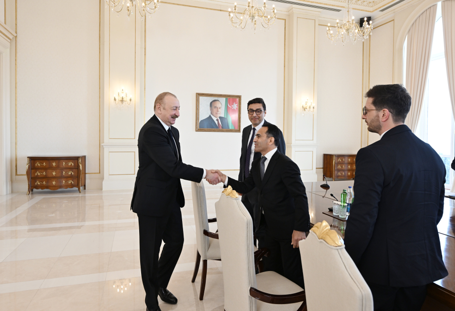 President Ilham Aliyev receives wrestlers who won European Championships in team standings (PHOTO)