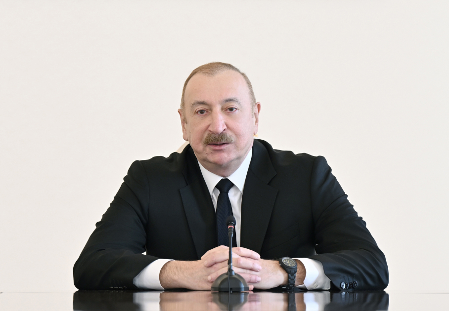 President Ilham Aliyev receives wrestlers who won European Championships in team standings (PHOTO)