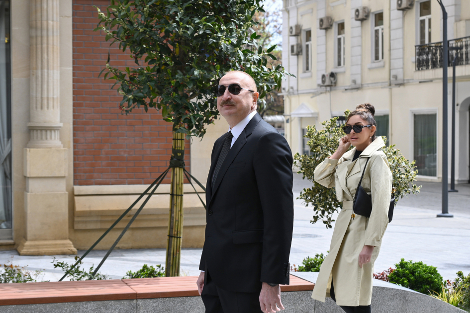 President Ilham Aliyev, First Lady Mehriban Aliyeva attend inauguration of Islam Safarli Street following reconstruction (PHOTO)