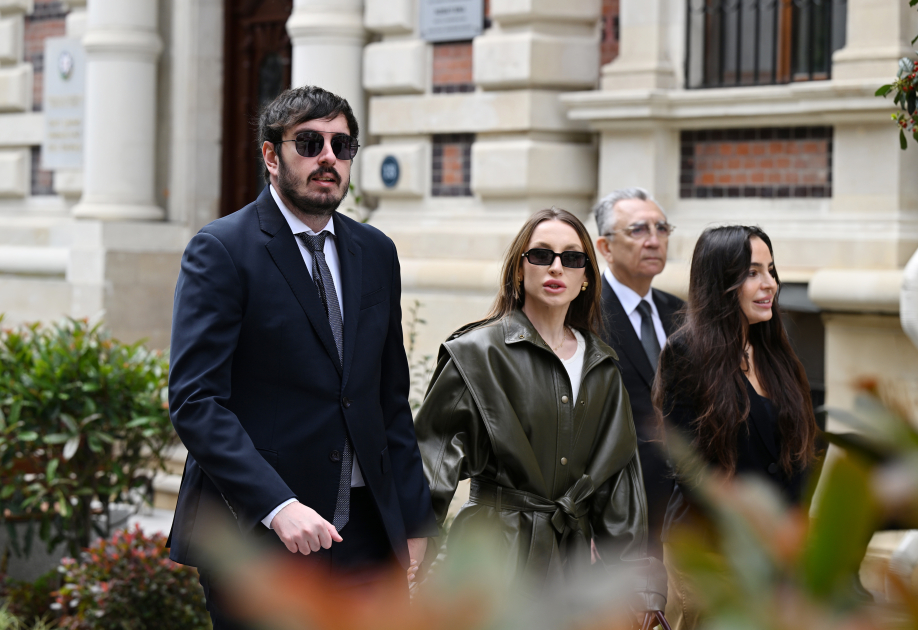 President Ilham Aliyev, First Lady Mehriban Aliyeva attend inauguration of Islam Safarli Street following reconstruction (PHOTO)