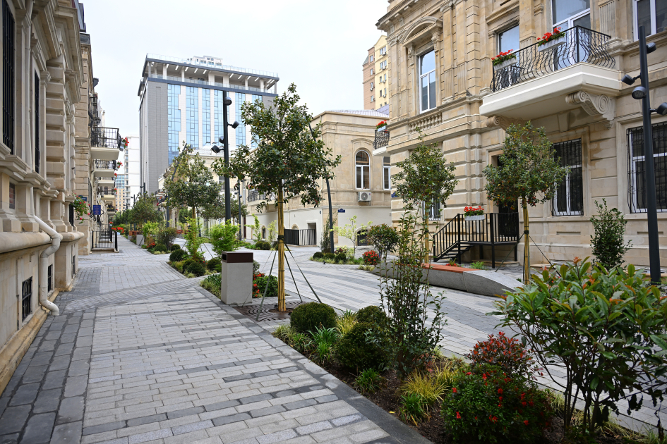 President Ilham Aliyev, First Lady Mehriban Aliyeva attend inauguration of Islam Safarli Street following reconstruction (PHOTO)