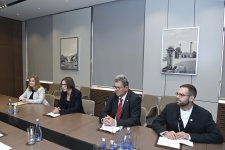 Azerbaijan's FM discusses humanitarian issues in region with ICRC chief (PHOTO)