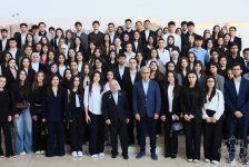Heydar Aliyev Center hosts youth meeting on “Heydar Aliyev and the Creativity of Omar Eldarov” (PHOTO)
