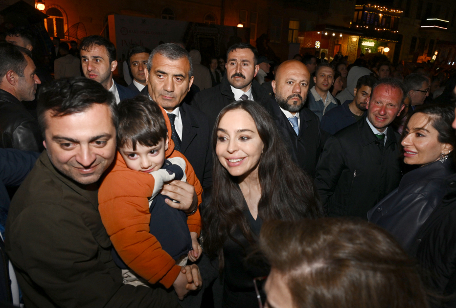 Leyla Aliyeva and Arzu Aliyeva visit International Carpet Festival (PHOTO)