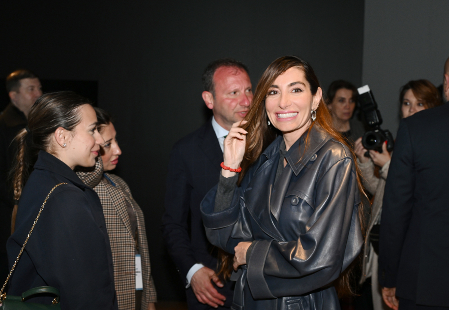 Leyla Aliyeva and Arzu Aliyeva visit International Carpet Festival (PHOTO)