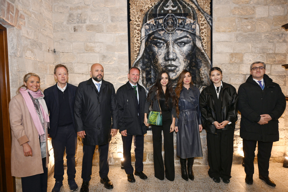 Leyla Aliyeva and Arzu Aliyeva visit International Carpet Festival (PHOTO)