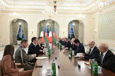 President Ilham Aliyev holds expanded meeting with President of Italian Council of Ministers (PHOTO)
