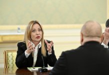 President Ilham Aliyev holds expanded meeting with President of Italian Council of Ministers (PHOTO)